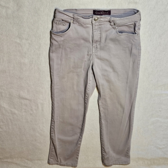 Gloria Vanderbilt, Women's 10P. Light Gray Pants. - Picture 1 of 4